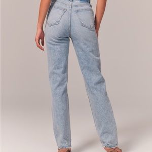 Abercrombie - curve Ultra High Rise 90s Straight Jean - size 29
